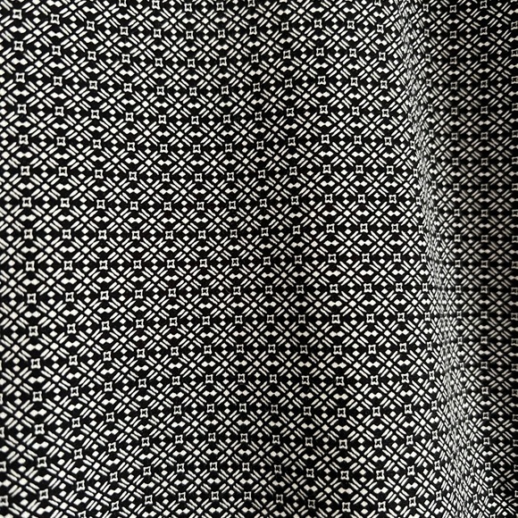 Hilary Radley crops, size 12. Black white, pockets, button and fly. Stretch VGUC - Picture 3 of 10